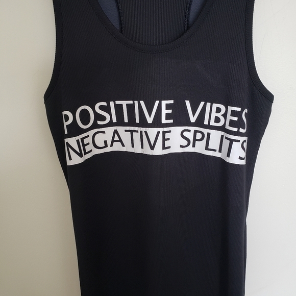 Under Armour Heatgear Black Ribbed Workout Tank - Picture 11 of 11